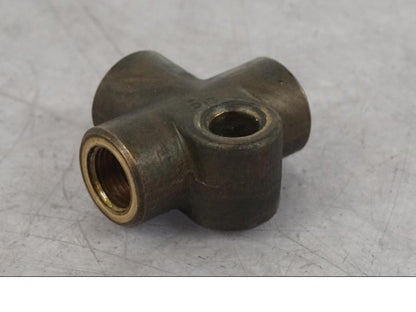 Framsidan på Bromsfördelare från en BMW R 1100 GS -1998 motorcykel.