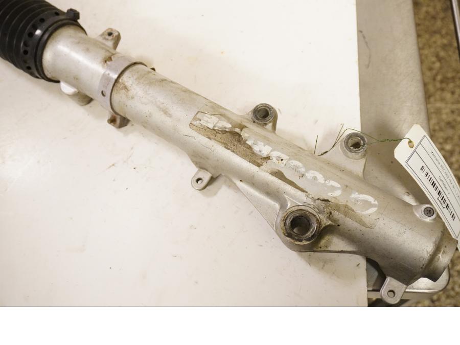 Baksidan på Gaffelben från en Yamaha XTZ 660 -1992 motorcykel.