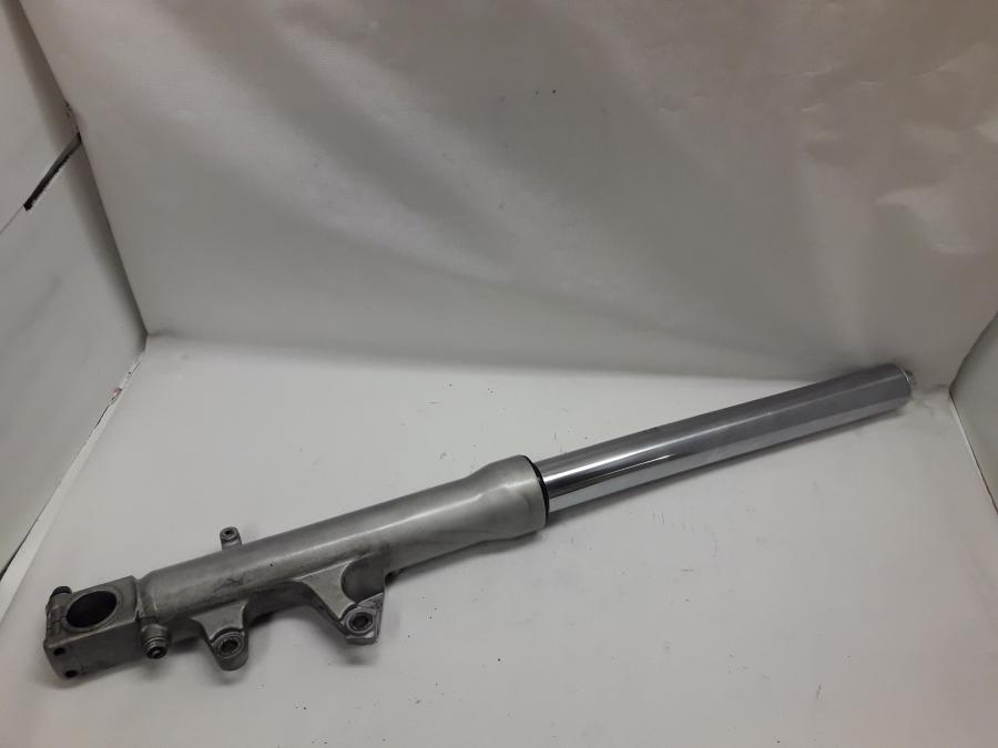 Framsidan på Gaffelben från en Suzuki GSX-R 600 -1998 motorcykel.