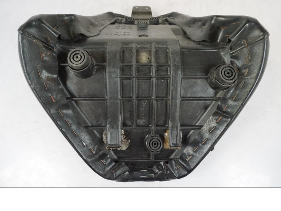 Extrabild3 på Sadel från en Yamaha XVS 1100 -2000 motorcykel.