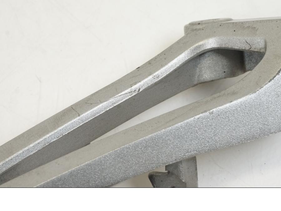 Snett uppifrån på Fotpinnefäste från en Yamaha YZF 1000 R1 -2009 motorcykel.