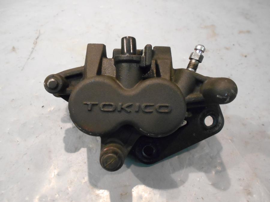 Framsidan på Bromsok från en Suzuki DL 650 -2013 motorcykel.