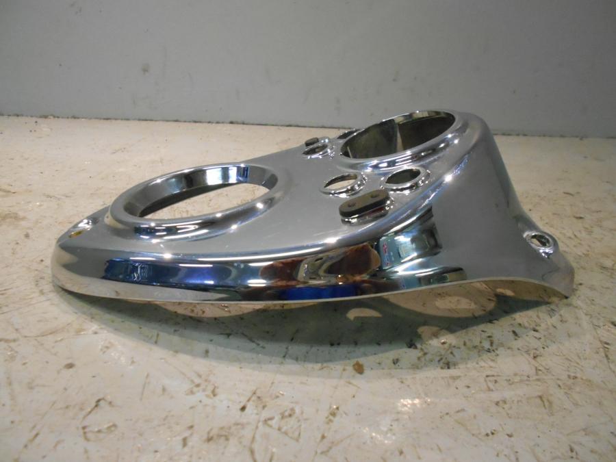 Höger sida på Instrumentkonsoll från en Triumph Speedmaster -2010 motorcykel.