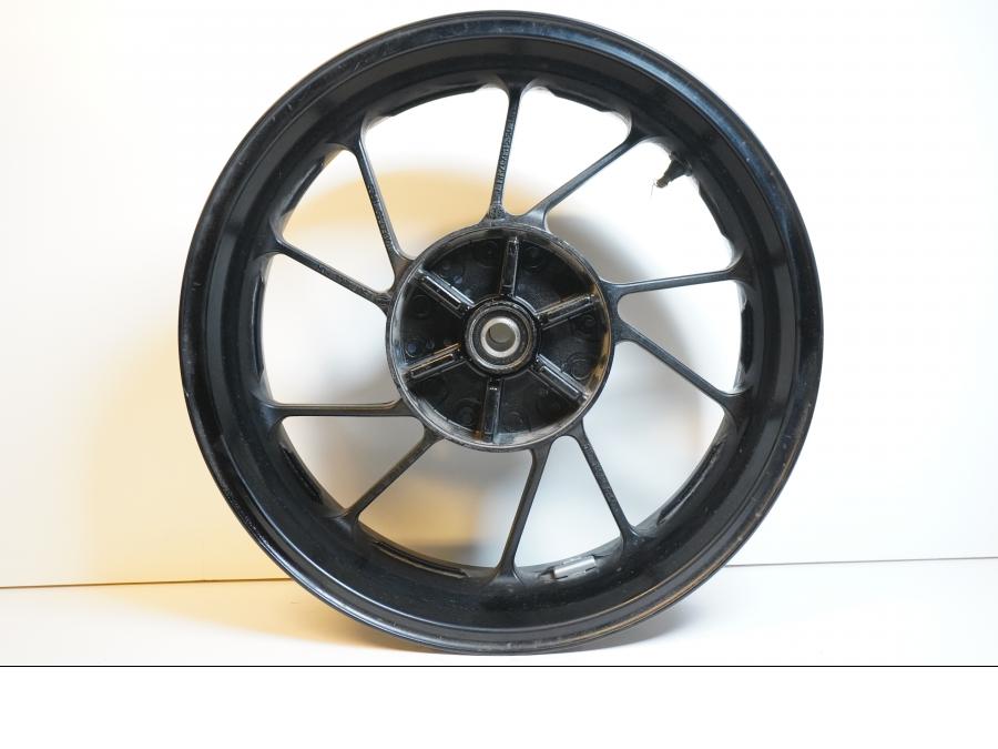 Extrabild1 på Fälg från en Yamaha MT-09 Tracer -2016 motorcykel.