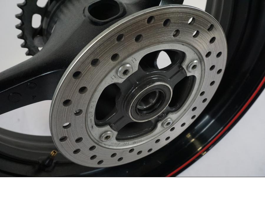 Extrabild3 på Fälg från en Honda CBR 1000 RR -2007 motorcykel.