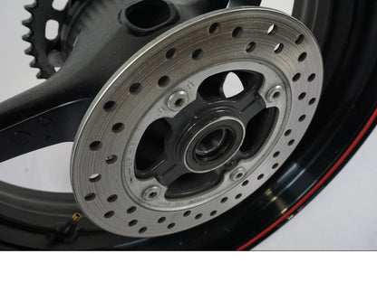 Extrabild3 på Fälg från en Honda CBR 1000 RR -2007 motorcykel.