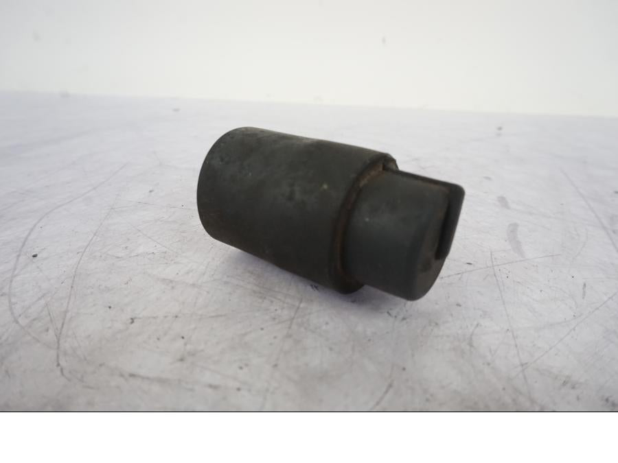 Höger sida på Relä från en Kawasaki VN 1500 -2003 motorcykel.