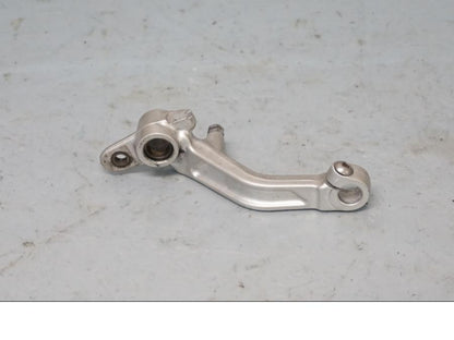 Framsidan på Bromspedal från en Aprilia Tuono V4R -2018 motorcykel.