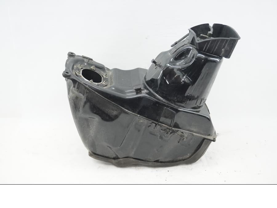 Framsidan på Bensintank från en Honda ST 1100 -1999 motorcykel.