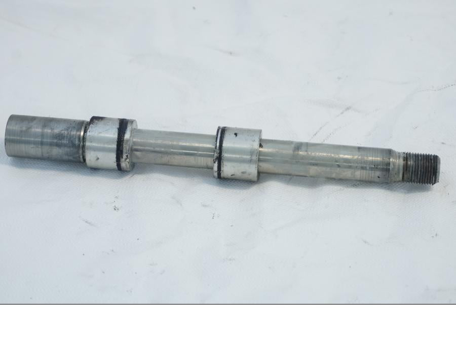 Framsidan på Axel från en Triumph Daytona 675 -2010 motorcykel.