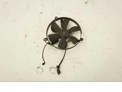 Baksidan på Vattenkylfläkt från en Honda ST 1100 -1999 motorcykel.