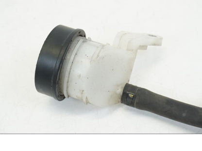 Snett nerifrån på Bromshuvudcylinder från en BMW R 1250 GS -2019 motorcykel.