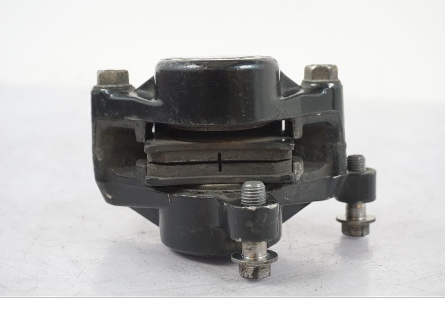 Höger sida på Bromsok från en Yamaha XVS 1100 -2000 motorcykel.