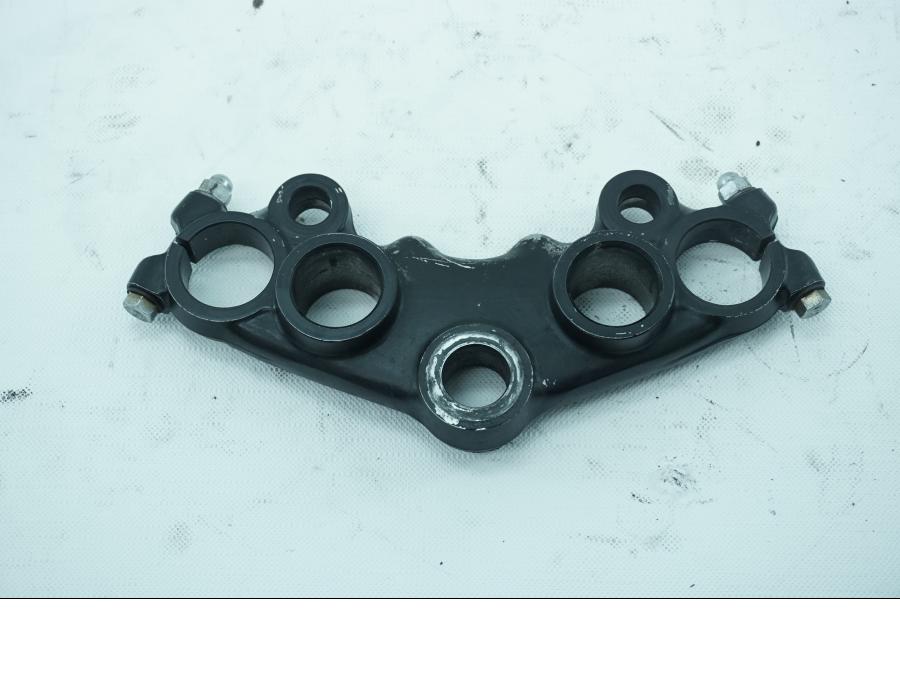 Framsidan på Gaffelkrona från en Yamaha SR 400 -1982 motorcykel.