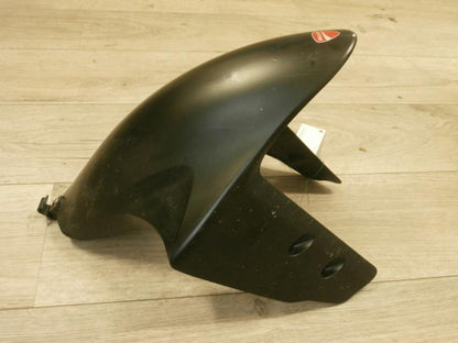 Framsidan på Framskärm från en Ducati 899 Panigale -2014 motorcykel.