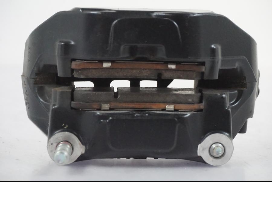 Snett nerifrån på Bromsok från en KTM 390 Adventure -2021 motorcykel.