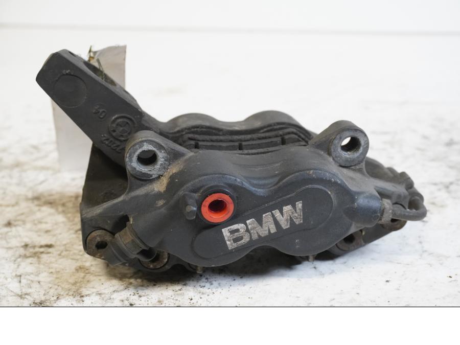 Framsidan på Bromsok från en BMW K 1200 LT -2004 motorcykel.