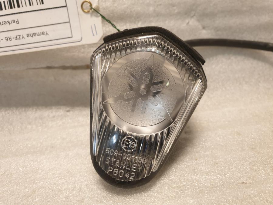 Framsidan på Parkeringsljus från en Yamaha YZF R6 -2007 motorcykel.