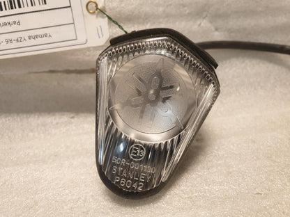 Framsidan på Parkeringsljus från en Yamaha YZF R6 -2007 motorcykel.