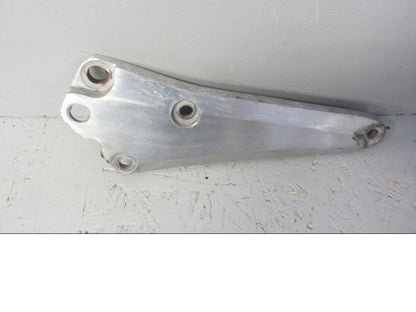 Framsidan på Fotpinnefäste inre från en Suzuki GSX 400 -1984 motorcykel.