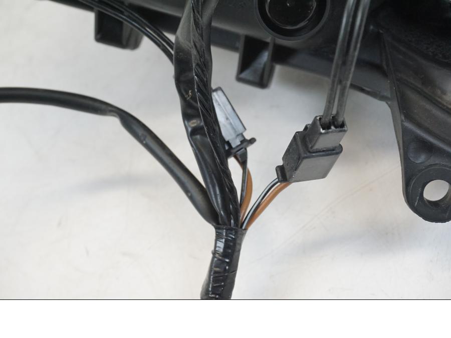 Extrabild4 på Strålkastare från en Suzuki GSX 1300 R -2017 motorcykel.