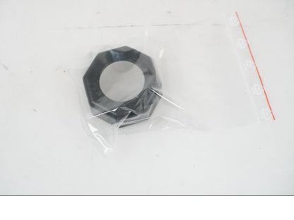 Snett uppifrån på Bensinnivågivare från en KTM 1290 Super Adventure S -2022 motorcykel.