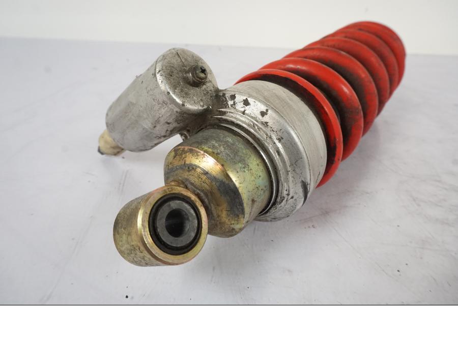 Snett uppifrån på Stötdämpare från en Honda VFR 750 -1994 motorcykel.