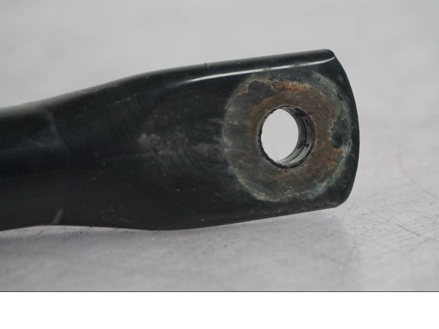 Baksidan på Ramdel från en BMW R 1200 R -2007 motorcykel.