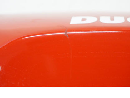 Baksidan på Bensintankskåpa från en Ducati Hypermotard -2020 motorcykel.