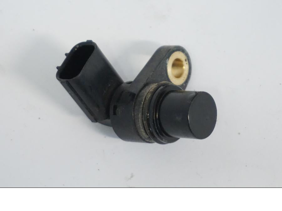 Snett uppifrån på Hastighetsgivare från en Honda CB 500 X -2015 motorcykel.