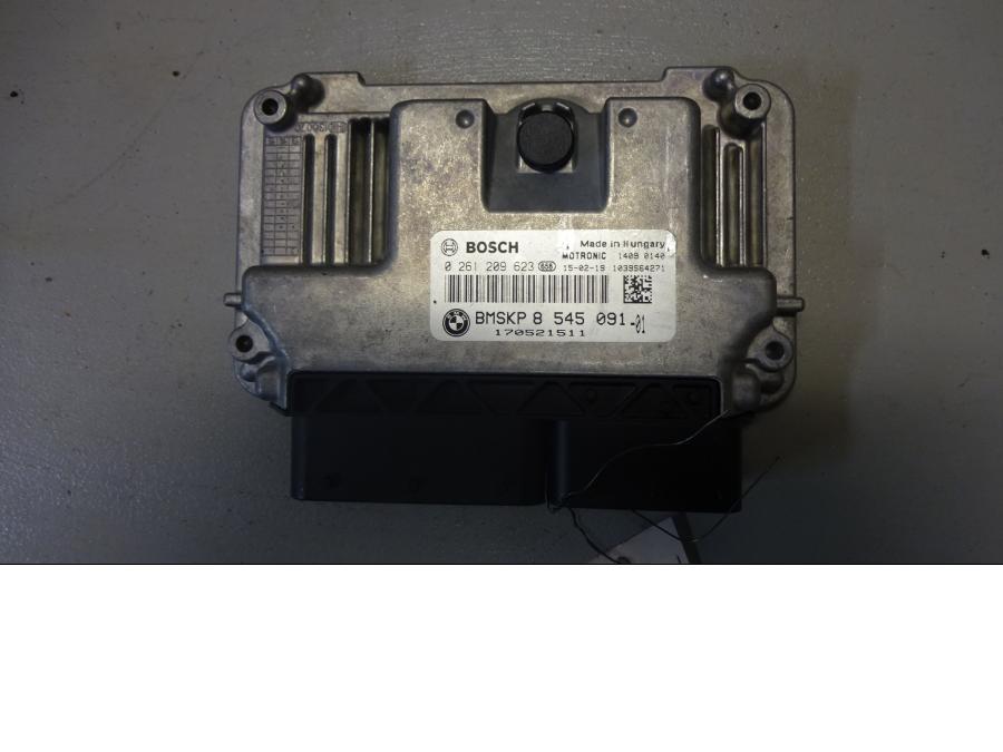 Framsidan på Motronic Styrenhet från en BMW F 800 GT -2015 motorcykel.