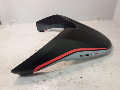 Framsidan på Kuts från en Ducati Monster 821 -2019 motorcykel.