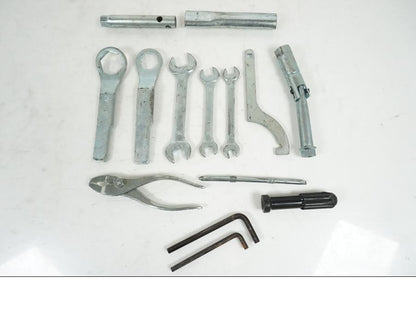 Snett uppifrån på Verktyg från en Kawasaki Z 750 -2006 motorcykel.