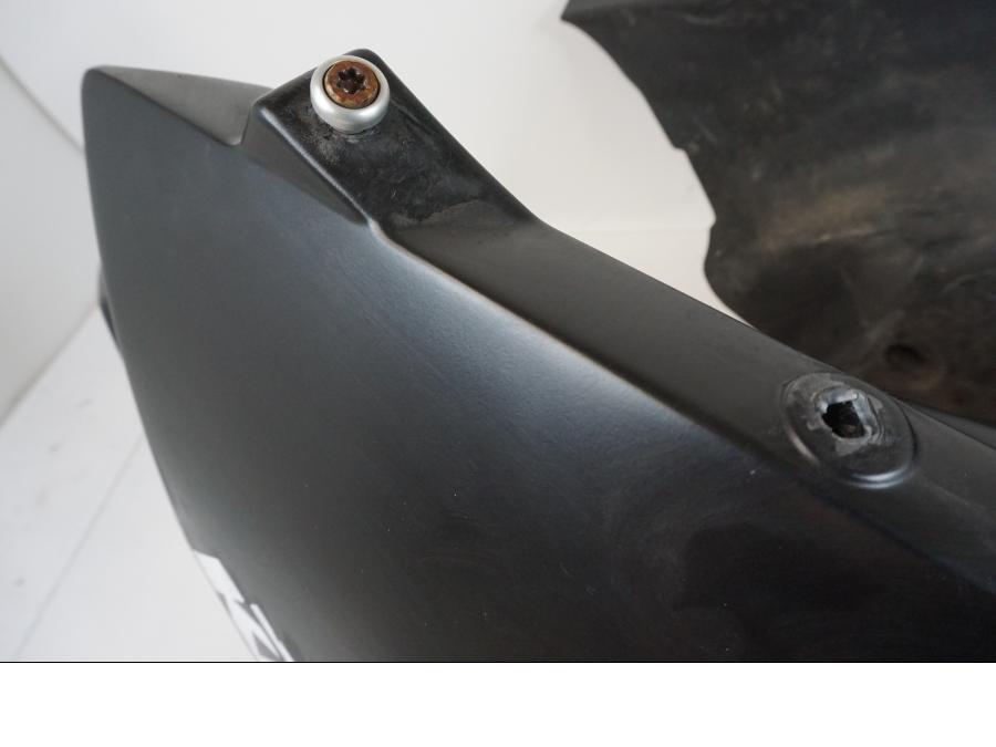 Höger sida på Bensintank från en KTM 990 SM -2009 motorcykel.