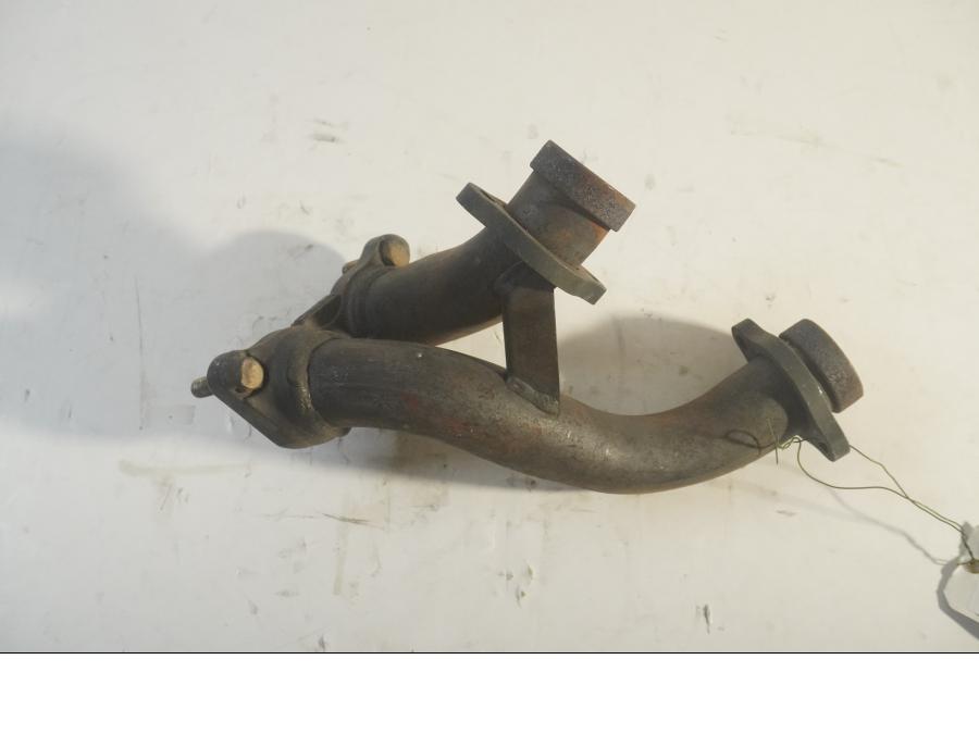 Framsidan på Grenrör från en Honda VFR 750 -1995 motorcykel.