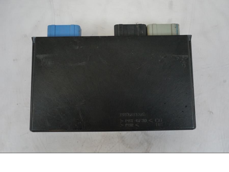 Höger sida på CDI / ECU från en Honda VFR 1200 -2010 motorcykel.