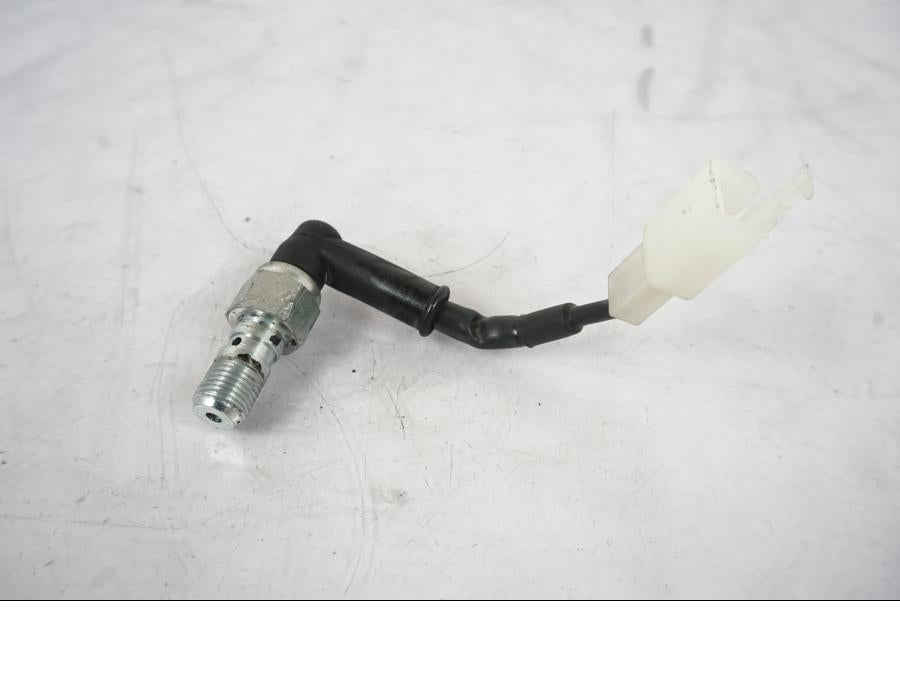 Framsidan på Bromsljuskontakt från en KTM 790 Duke -2019 motorcykel.