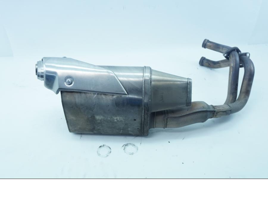 Snett uppifrån på Ljuddämpare från en Kawasaki Ninja 650 -2018 motorcykel.