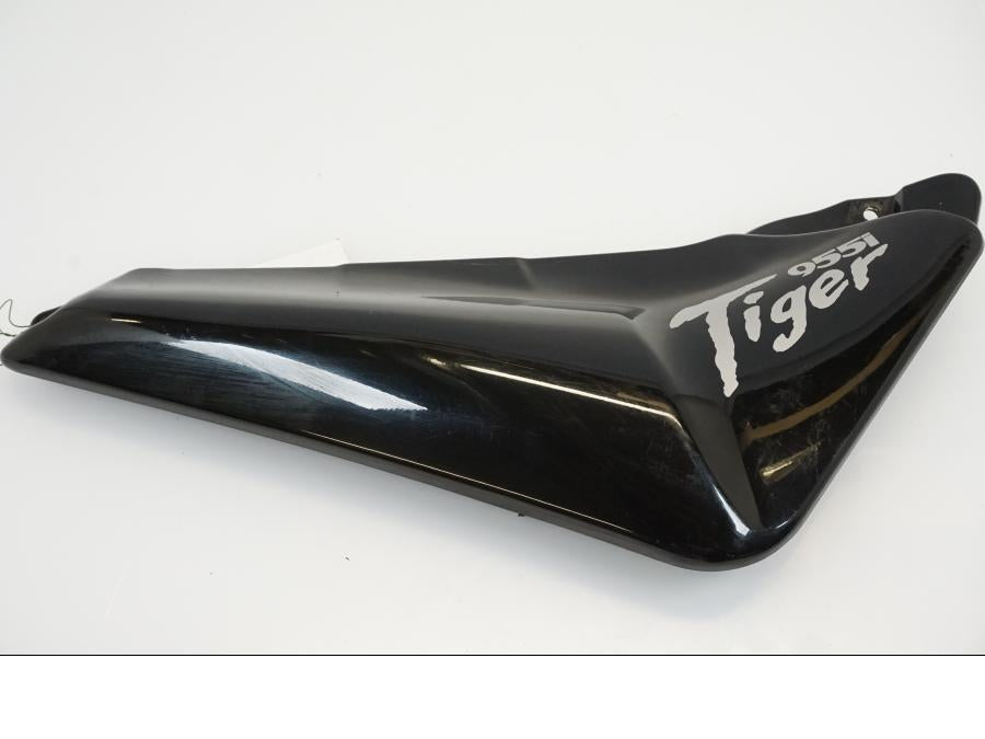 Framsidan på Sidopanel från en Triumph Tiger -2004 motorcykel.