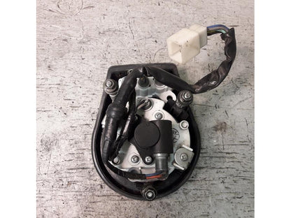 Baksidan på Instrumentpanel från en Suzuki LS 650 -2002 motorcykel.