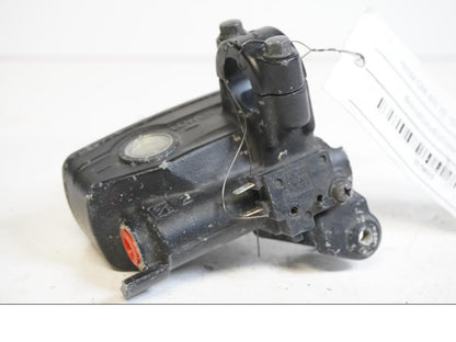 Höger sida på Bromshuvudcylinder från en Honda CBR 600 -2002 motorcykel.