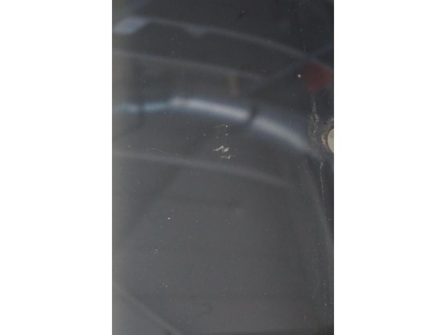 Snett nerifrån på Vindruta från en H-D Street Glide FLHX -2015 motorcykel.