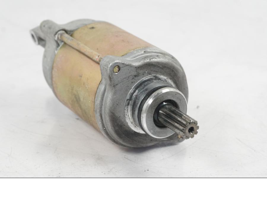 Snett nerifrån på Startmotor från en MV Agusta Dragster -2014 motorcykel.