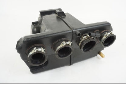 Framsidan på Luftburk från en Yamaha XJR 1300 -2007 motorcykel.