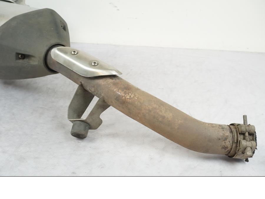 Baksidan på Ljuddämpare från en Triumph Tiger Explorer -2013 motorcykel.