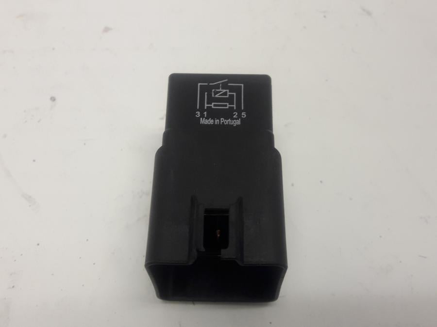 Framsidan på Relä från en BMW R 1250 RS -2020 motorcykel.