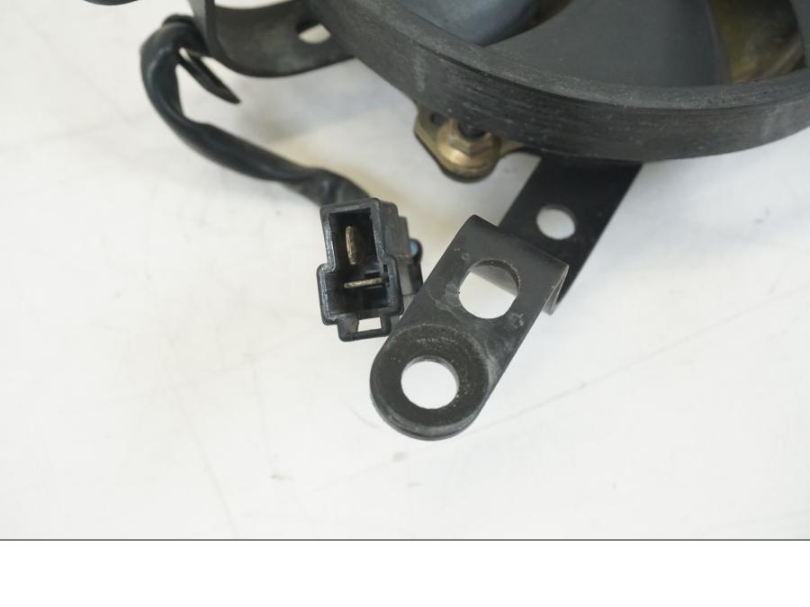 Höger sida på Vattenkylfläkt från en Yamaha YZF 1000 R1 -2004 motorcykel.