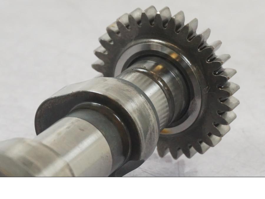 Höger sida på Kamaxel från en BMW R 1200 GS -2018 motorcykel.