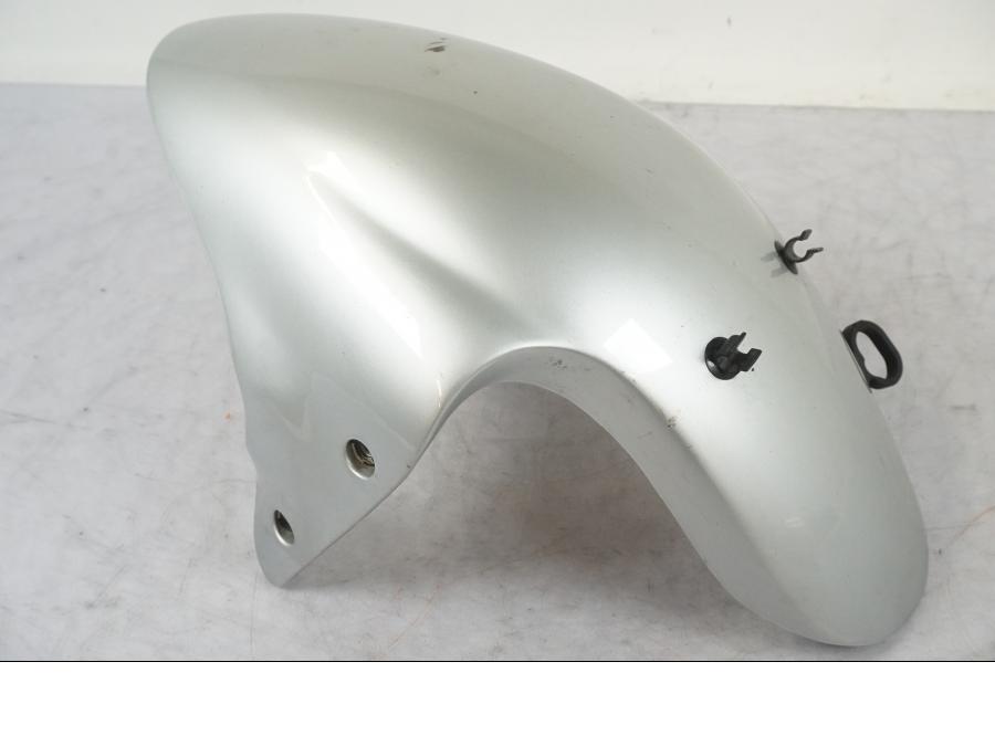 Snett uppifrån på Framskärm från en Triumph Daytona 955I -2000 motorcykel.