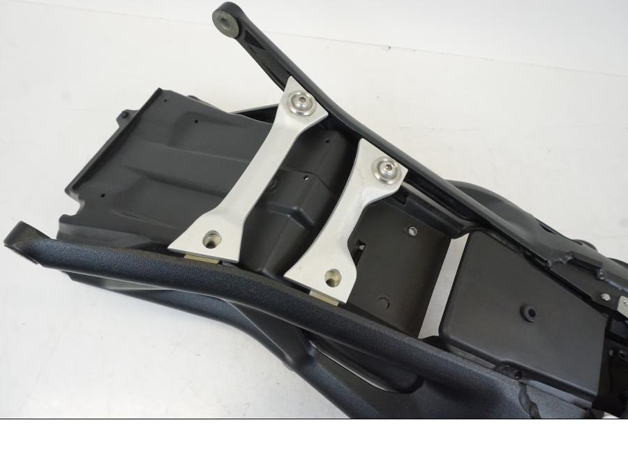 Extrabild6 på Bakram från en Triumph Speed Triple -2021 motorcykel.